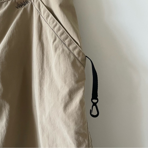 Mountain Hardwear Khaki Hiking Low Rise Shorts Size 10 - Picture 5 of 12